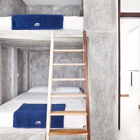 Drivethru Hostel Polhena Екстер'єр фото