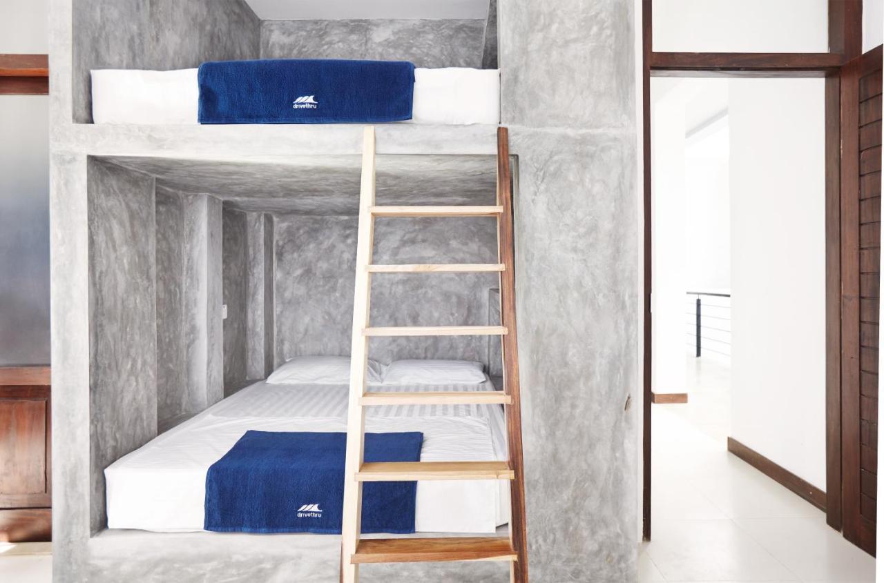 Drivethru Hostel Polhena Екстер'єр фото