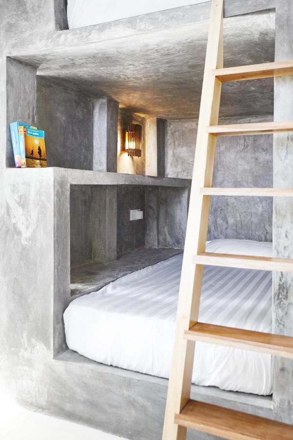 Drivethru Hostel Polhena Екстер'єр фото